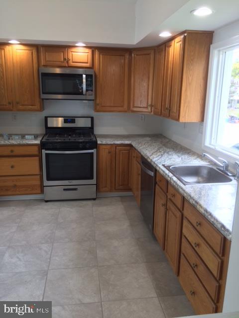 102 South Fellowship Road Maple Shade, NJ 08052 - Photo 15 of 28