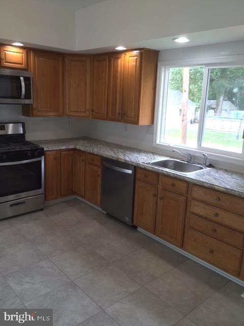 102 South Fellowship Road Maple Shade, NJ 08052 - Photo 17 of 28