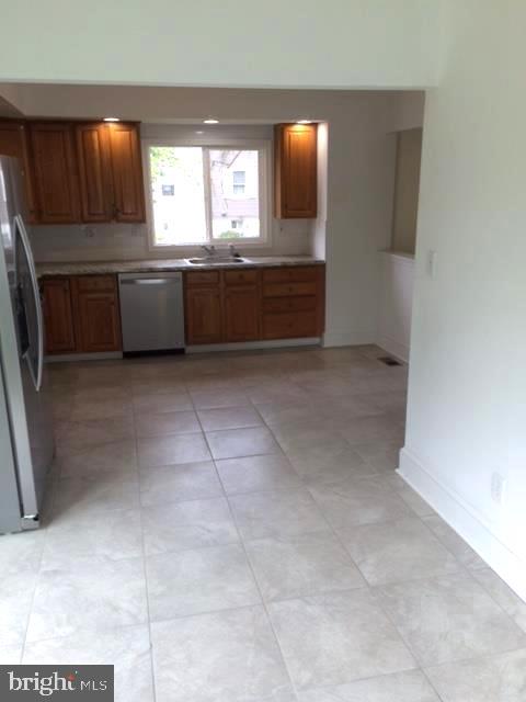 102 South Fellowship Road Maple Shade, NJ 08052 - Photo 18 of 28