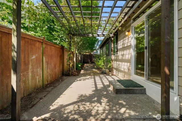 a view of a back yard of the house