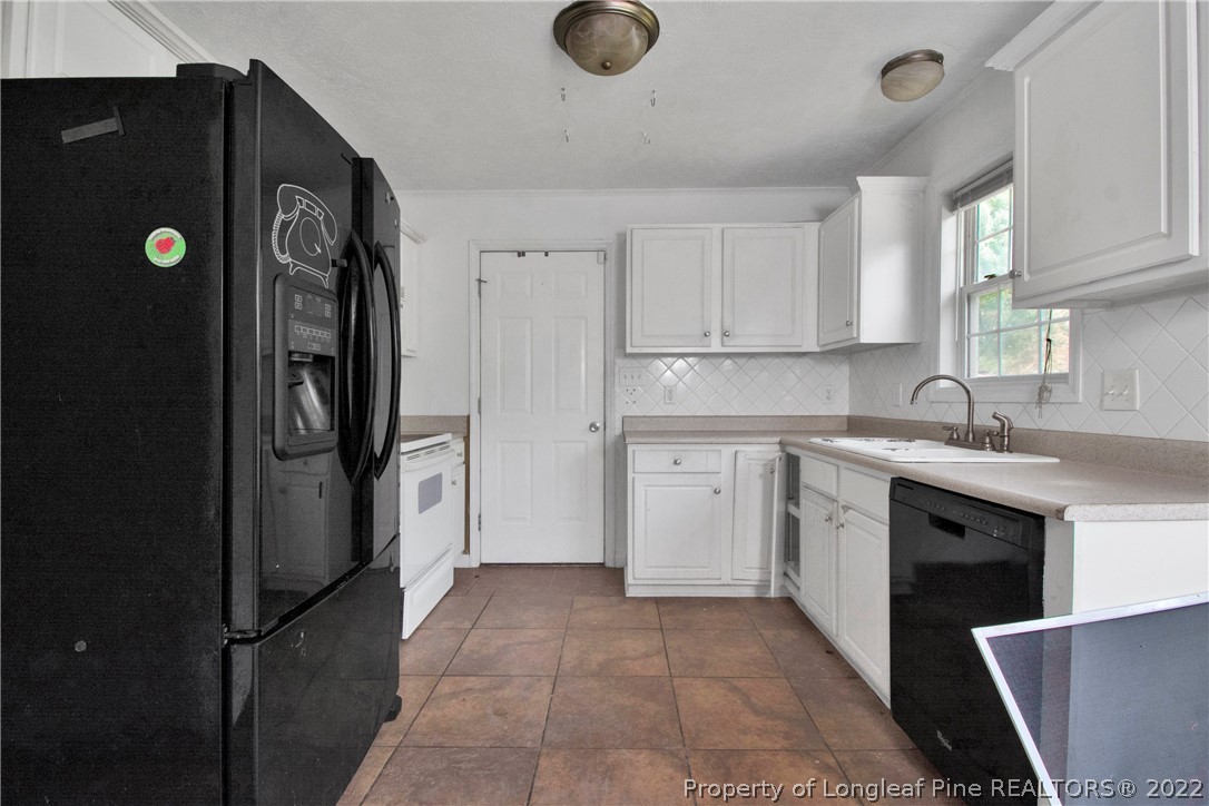5815 Spreading Branch Road Hope Mills, NC 28348 - Photo 12 of 34 Gallery Image 12