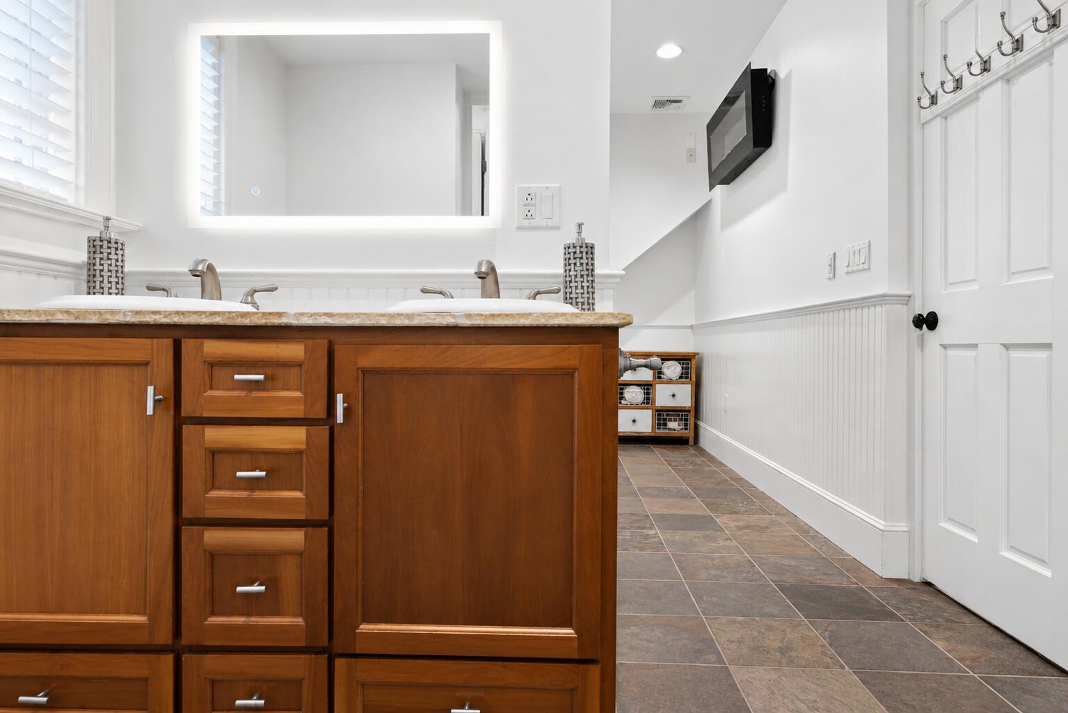 90 Log Cabin Road Eastham, MA 02642 - Photo 41 of 63 2nd Floor Bath