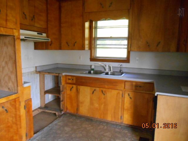 1721 Cane Creek Road Centerville, TN 37033 - Photo 3 of 8 kitchen