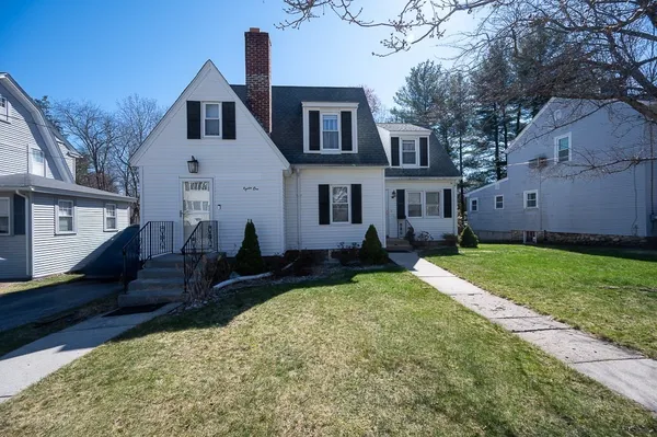 $499,900 | 41 Dellwood Road, Worcester, MA 01602