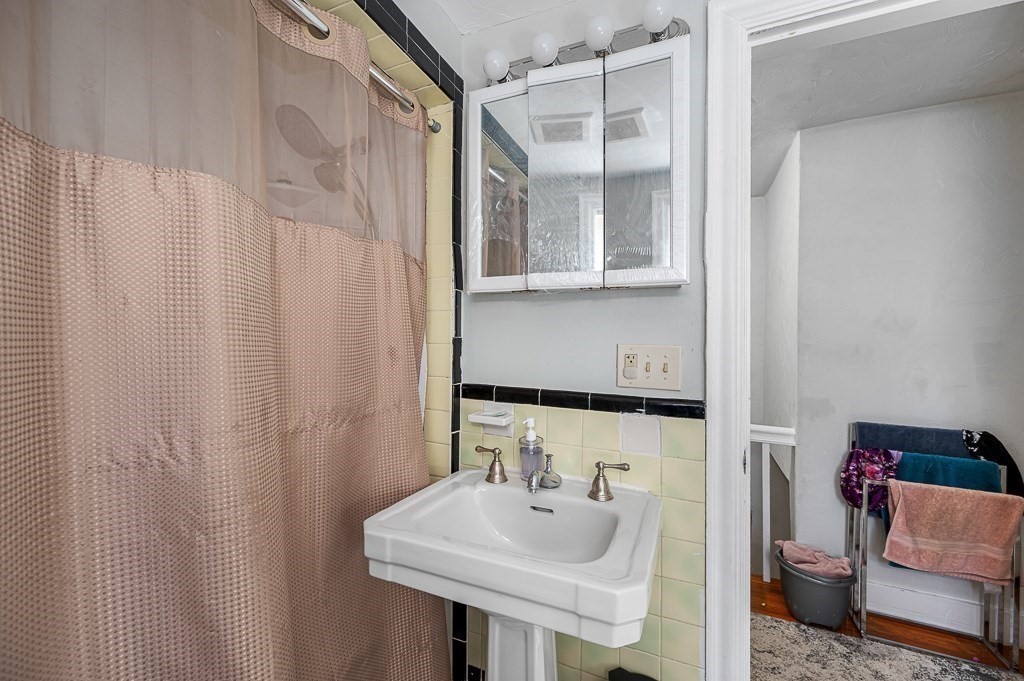 41 Dellwood Road Worcester, MA 01602 - Photo 22 of 29