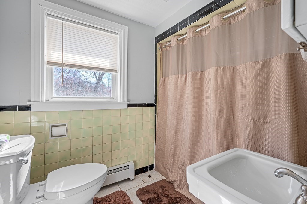 41 Dellwood Road Worcester, MA 01602 - Photo 23 of 29