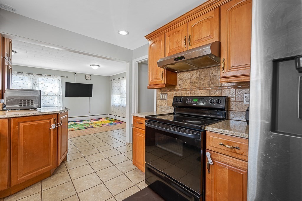 41 Dellwood Road Worcester, MA 01602 - Photo 8 of 29