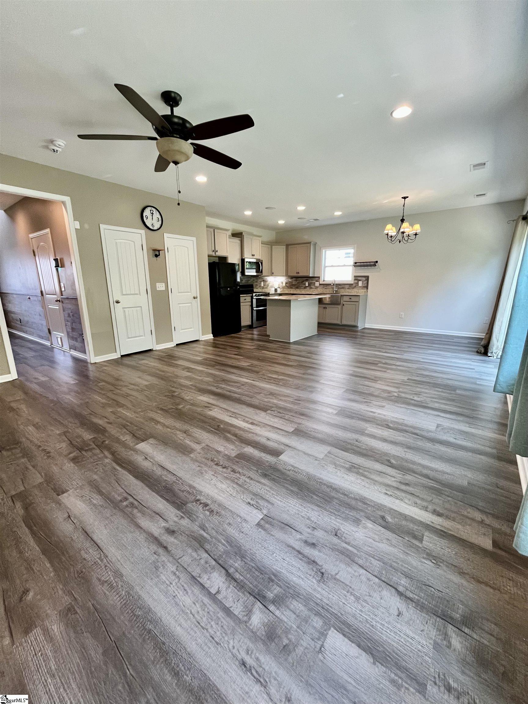 503 Torrington Drive Duncan, SC 29334 - Photo 3 of 15