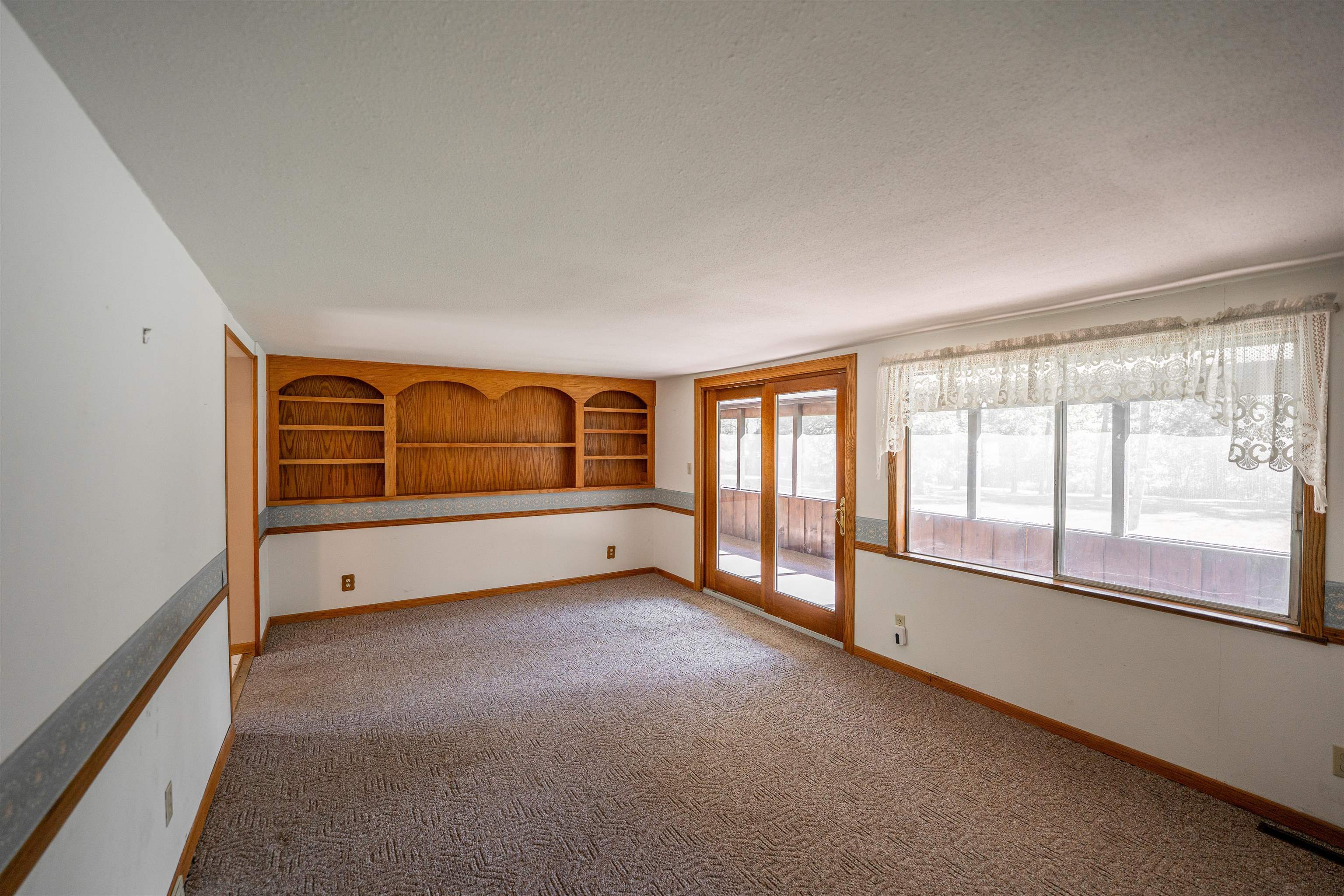 15361 South Bluff Road South Beloit, IL 61080 - Photo 18 of 64 a view of an empty room with a window
