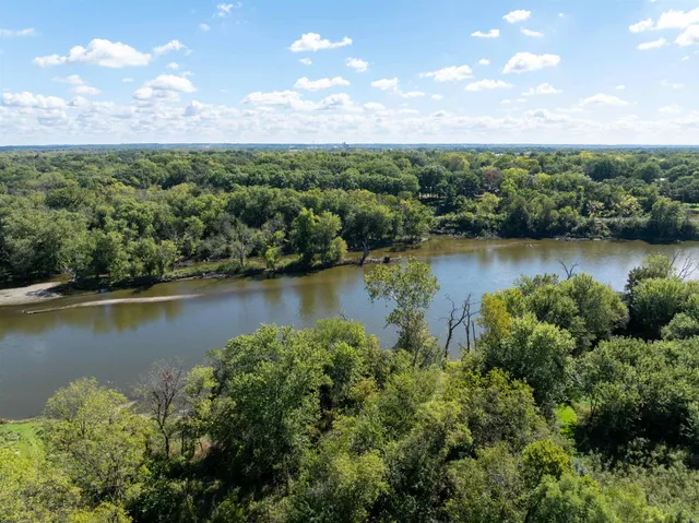 $305,000 | 15361 South Bluff Road, South Beloit, IL 61080