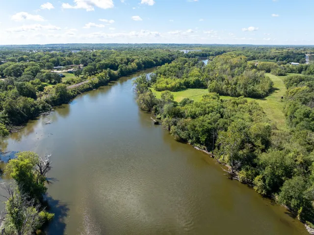 $305,000 | 15361 South Bluff Road, South Beloit, IL 61080