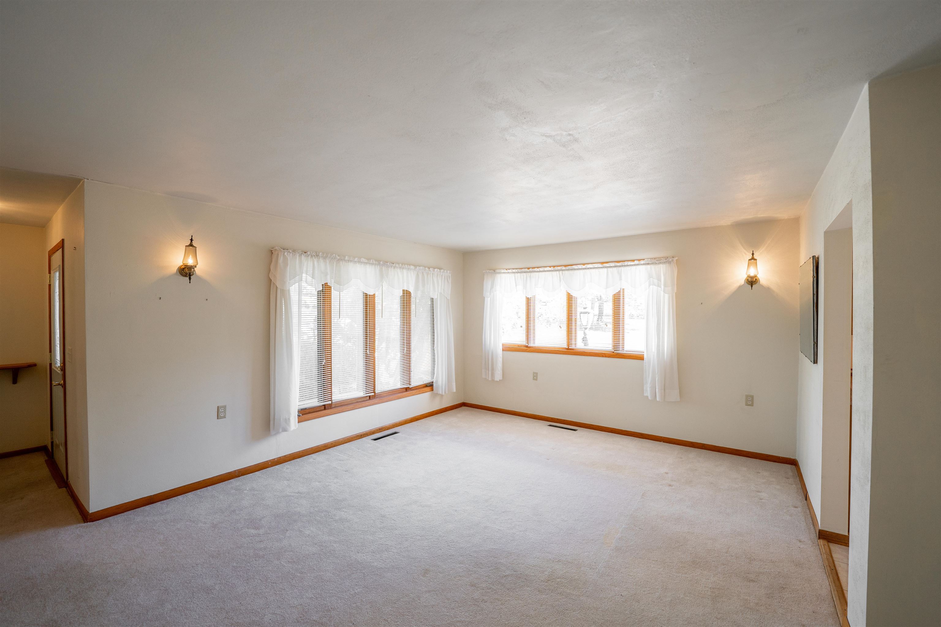 15361 South Bluff Road South Beloit, IL 61080 - Photo 10 of 64 an empty room with windows
