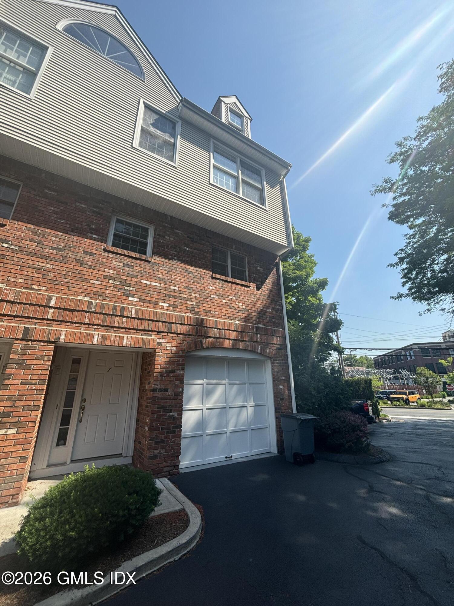 150 Prospect Street, Unit 7 Greenwich, CT 06830 - Photo 2 of 24 IMG_4328