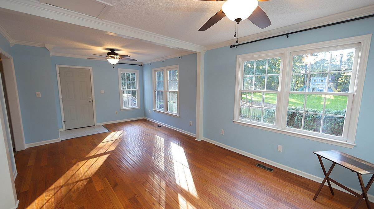 right off the kitchen and overlooking the backyard this welcoming space is a great spot to curl up and look at your gorgeous oasis! Dining Area
