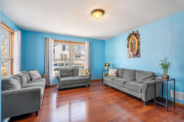 $208,000 | 221 East Park Street, Owatonna, MN 55060