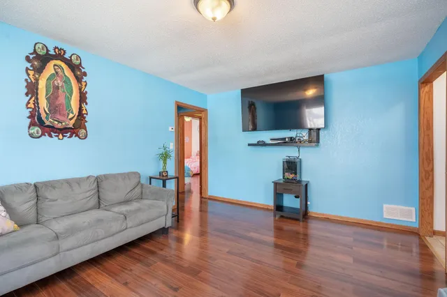 $208,000 | 221 East Park Street, Owatonna, MN 55060