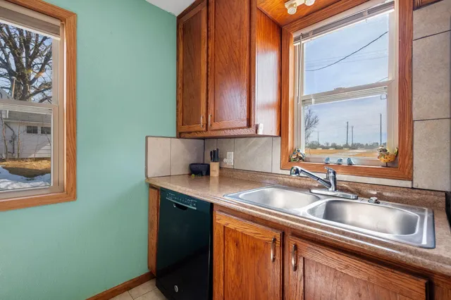 $208,000 | 221 East Park Street, Owatonna, MN 55060