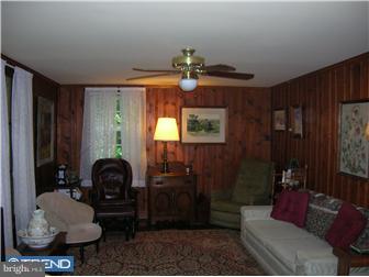 5121 Pontiac Road Drexel Hill, PA 19026 - Photo 10 of 12 Family Room