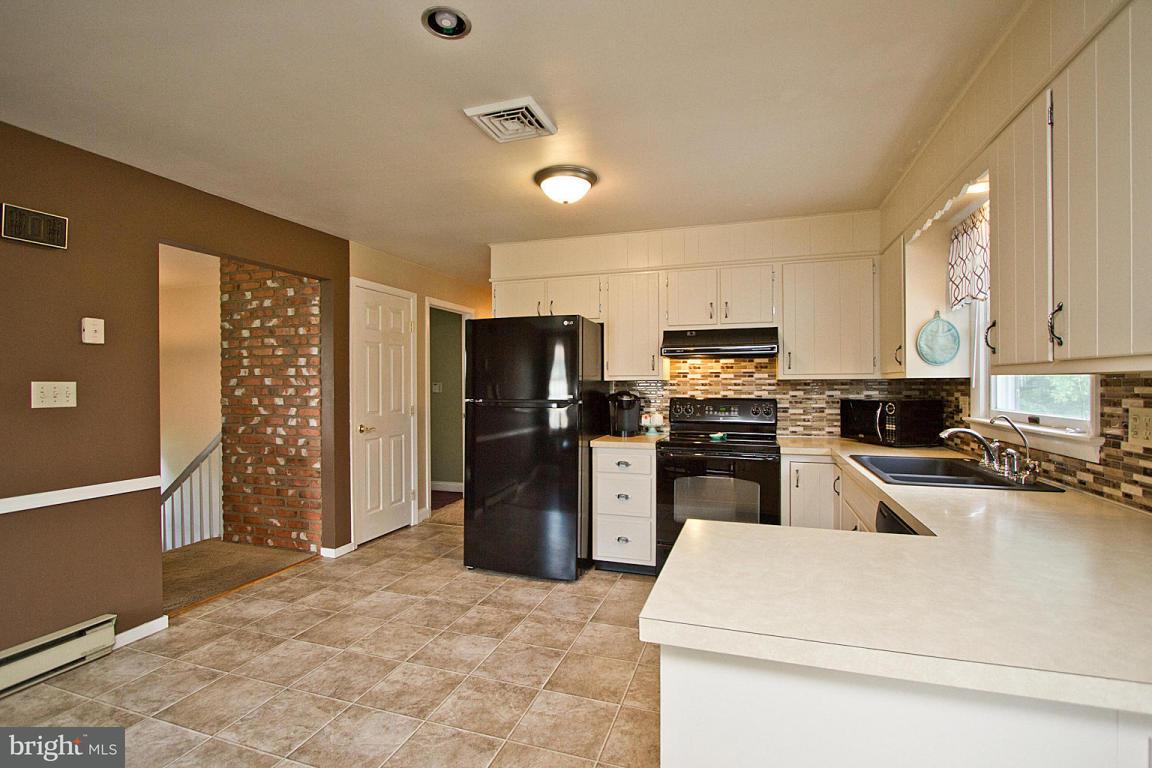 812 Scott Lane Lititz, PA 17543 - Photo 16 of 39 Gallery Image 16