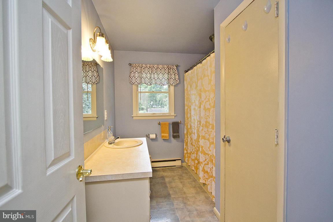 812 Scott Lane Lititz, PA 17543 - Photo 23 of 39 Gallery Image 23