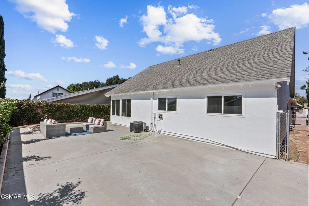 1882 Larch Street Simi Valley, CA 93065 - Photo 30 of 34