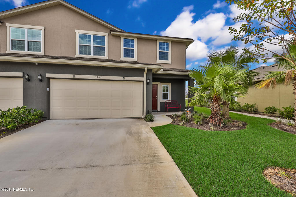 3207 Chestnut Ridge Way Orange Park, FL 32065 - Photo 2 of 26 2 Car Garage