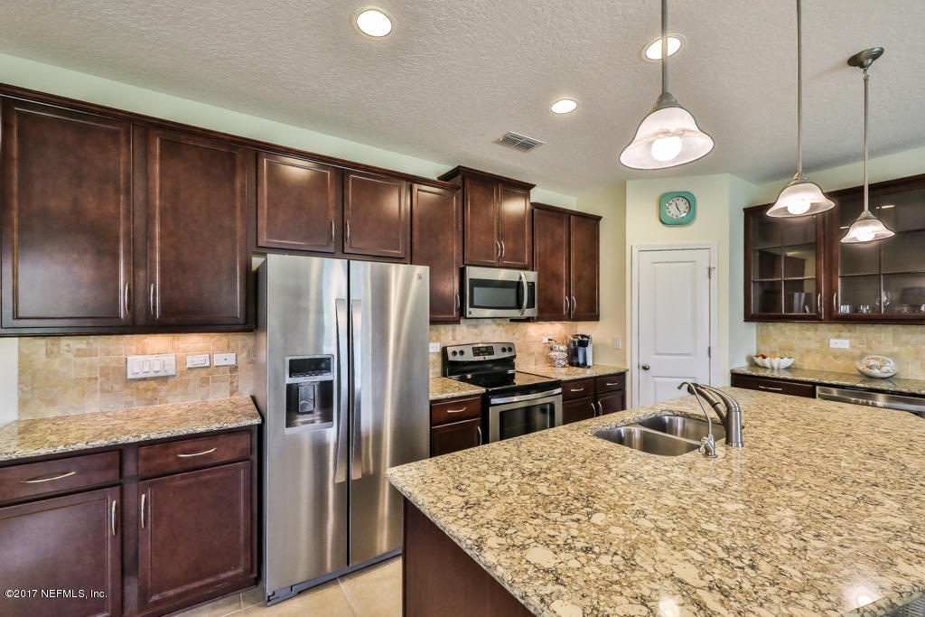 3207 Chestnut Ridge Way Orange Park, FL 32065 - Photo 9 of 26 Quartz Counter Tops