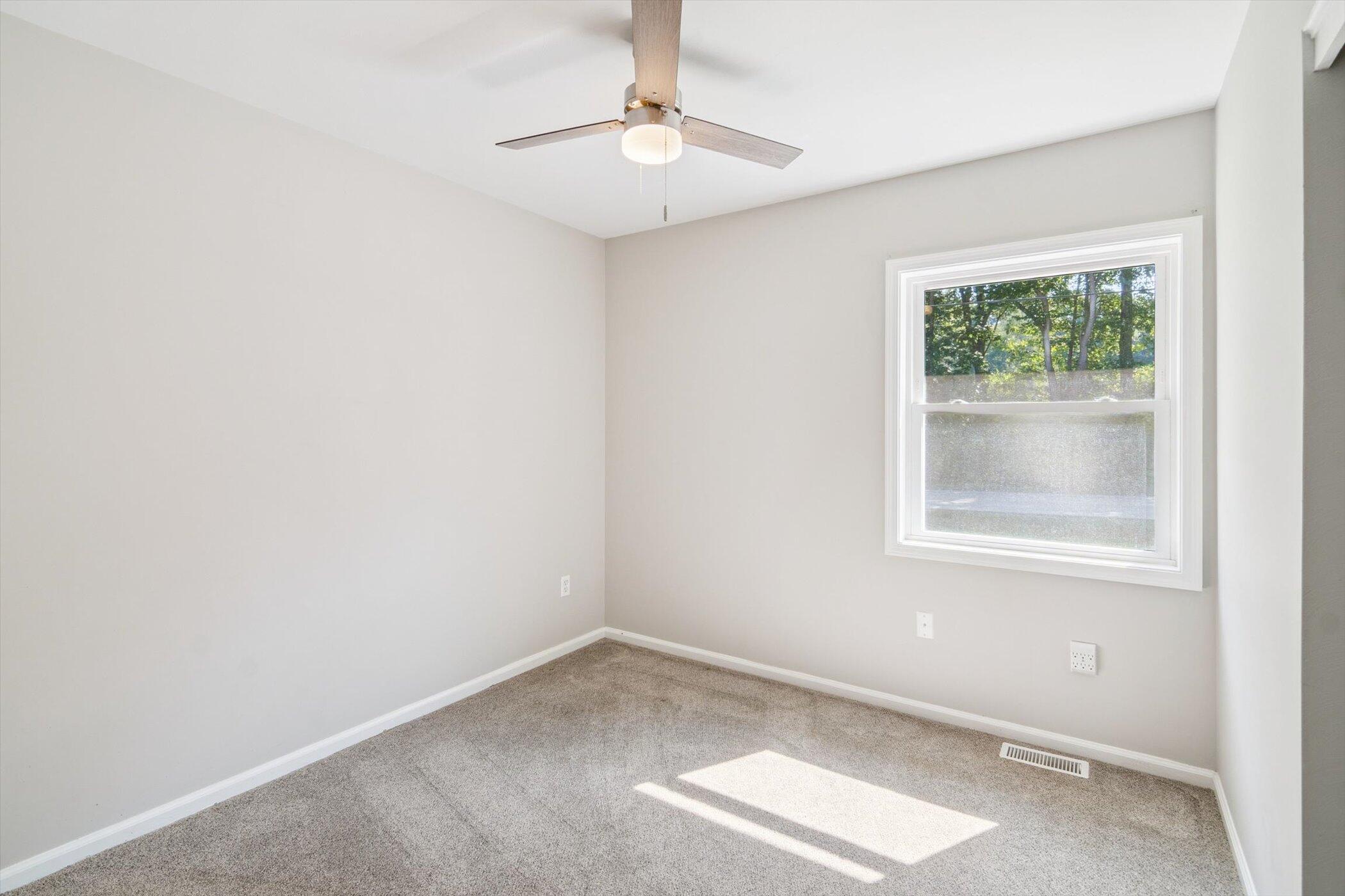 2926 South Sandstone Road Jackson, MI 49201 - Photo 7 of 15 07-2926-S-Sandstone-Rd-Jackson-MI-49201-