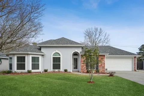 $339,900 | 304 Dana Avenue, Abita Springs, LA 70420