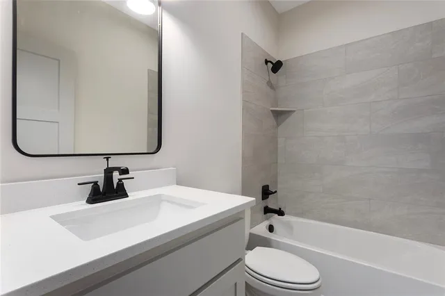 $640,000 | 13541 Northeast 114th Place, Kearney, MO 64060