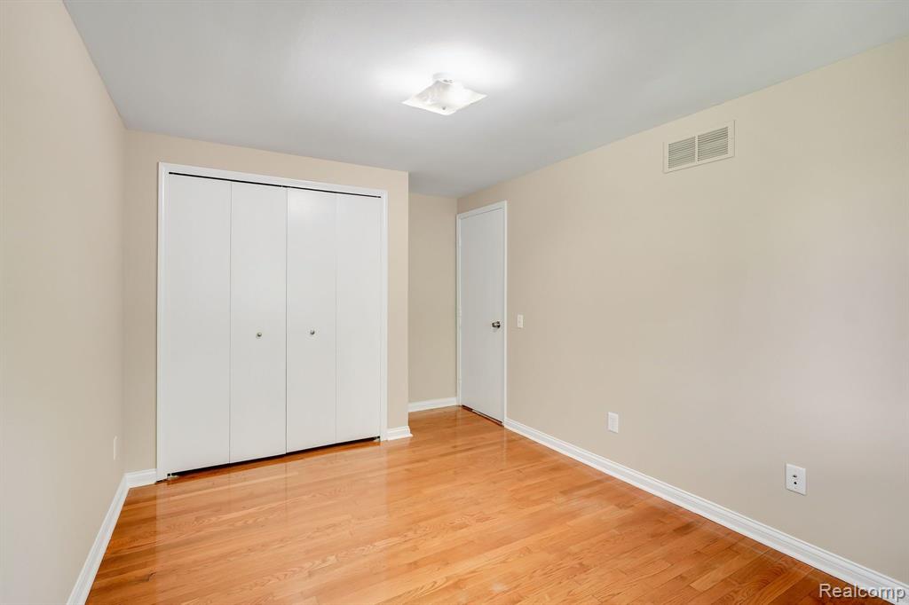 3799 Rohr Road Lake Orion, MI 48359 - Photo 10 of 15