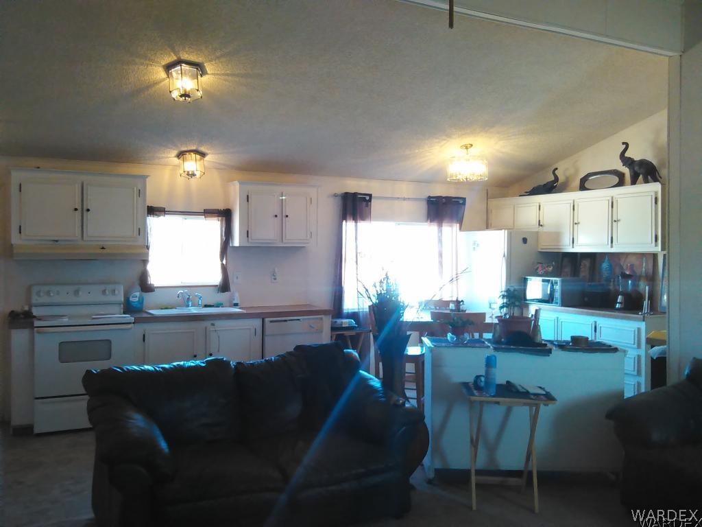 3776 Maverick Road Golden Valley, AZ 86413 - Photo 6 of 18