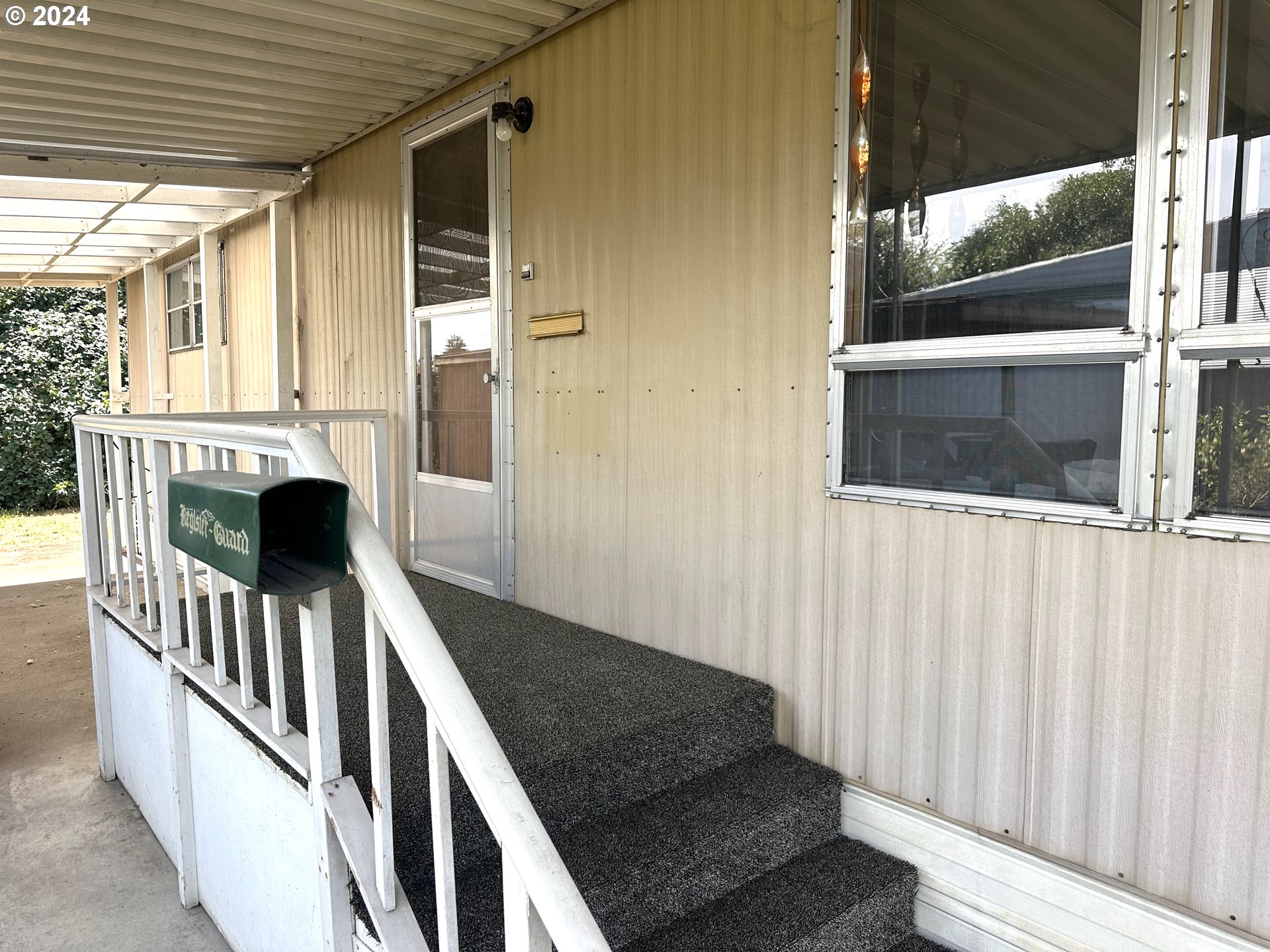 2150 Laura Street, Unit 25 Springfield, OR 97477 - Photo 4 of 33 a view of balcony with furniture