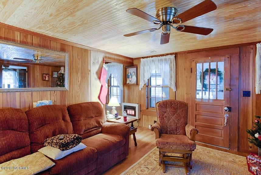 1305 Beulah Road Scranton, NC 27875 - Photo 13 of 29 008LivingroomIMG_0950_HDR