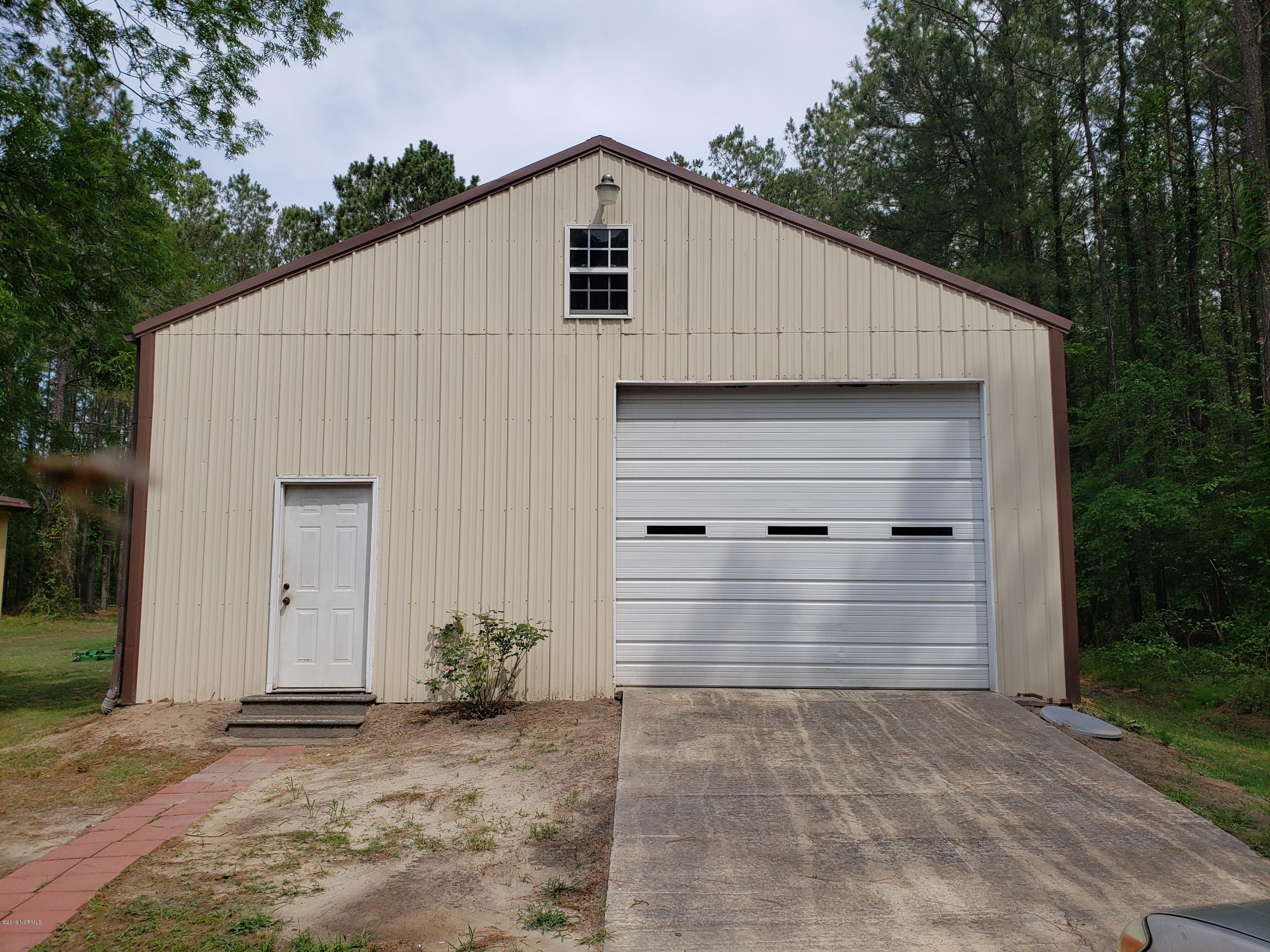 1305 Beulah Road Scranton, NC 27875 - Photo 2 of 29 018workshop