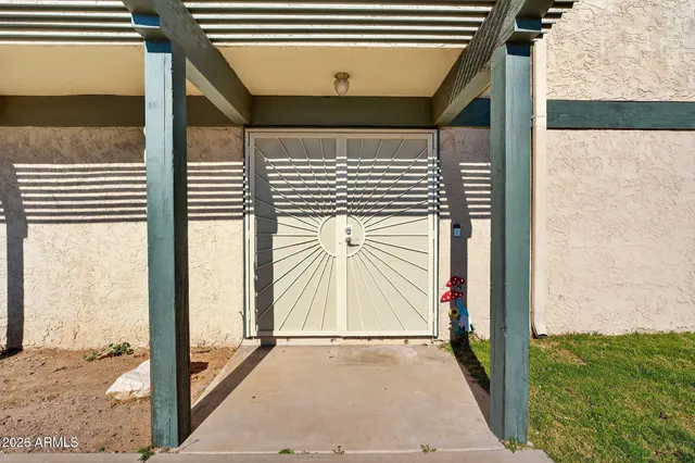 $215,000 | 6017 West Golden Lane, Glendale, AZ 85302