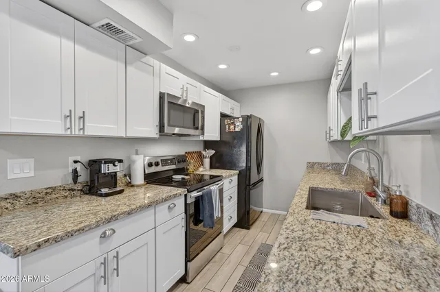 $215,000 | 6017 West Golden Lane, Glendale, AZ 85302