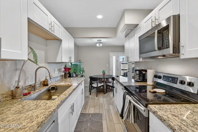 $215,000 | 6017 West Golden Lane, Glendale, AZ 85302