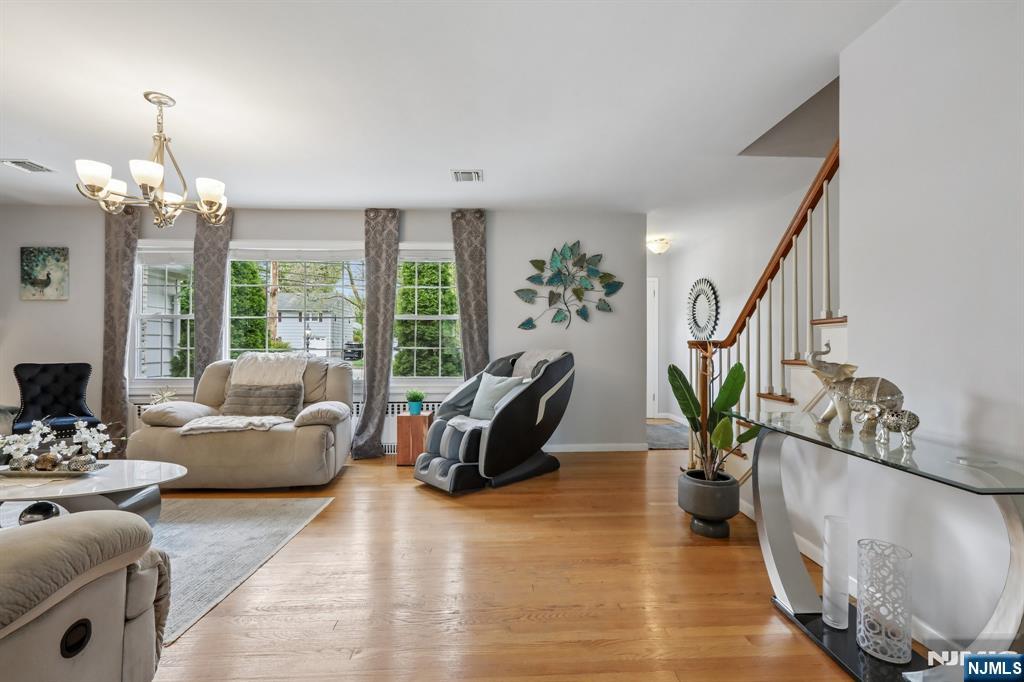 921 Linwood Avenue Ridgewood, NJ 07450 - Photo 4 of 42