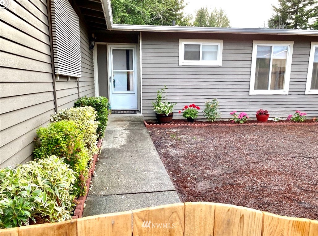 18431 129th Place Southeast Renton, WA 98058 - Photo 2 of 13 Gallery Image 2