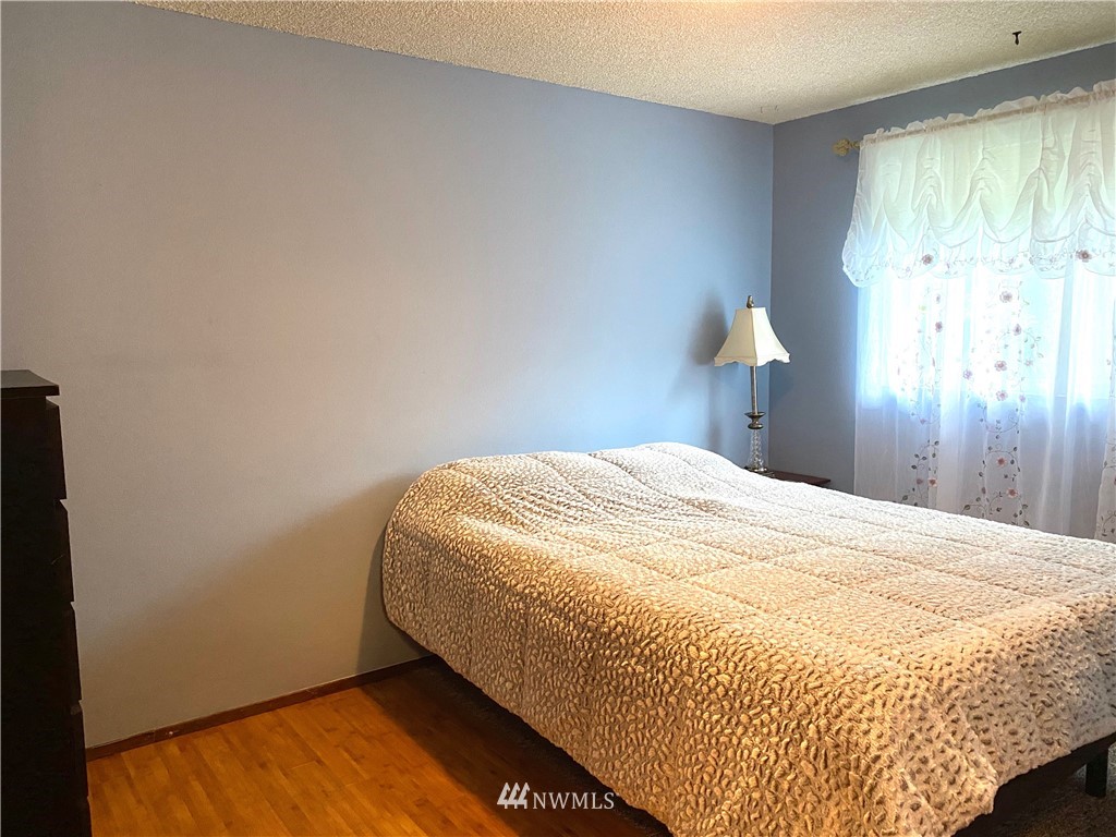 18431 129th Place Southeast Renton, WA 98058 - Photo 11 of 13 Gallery Image 11