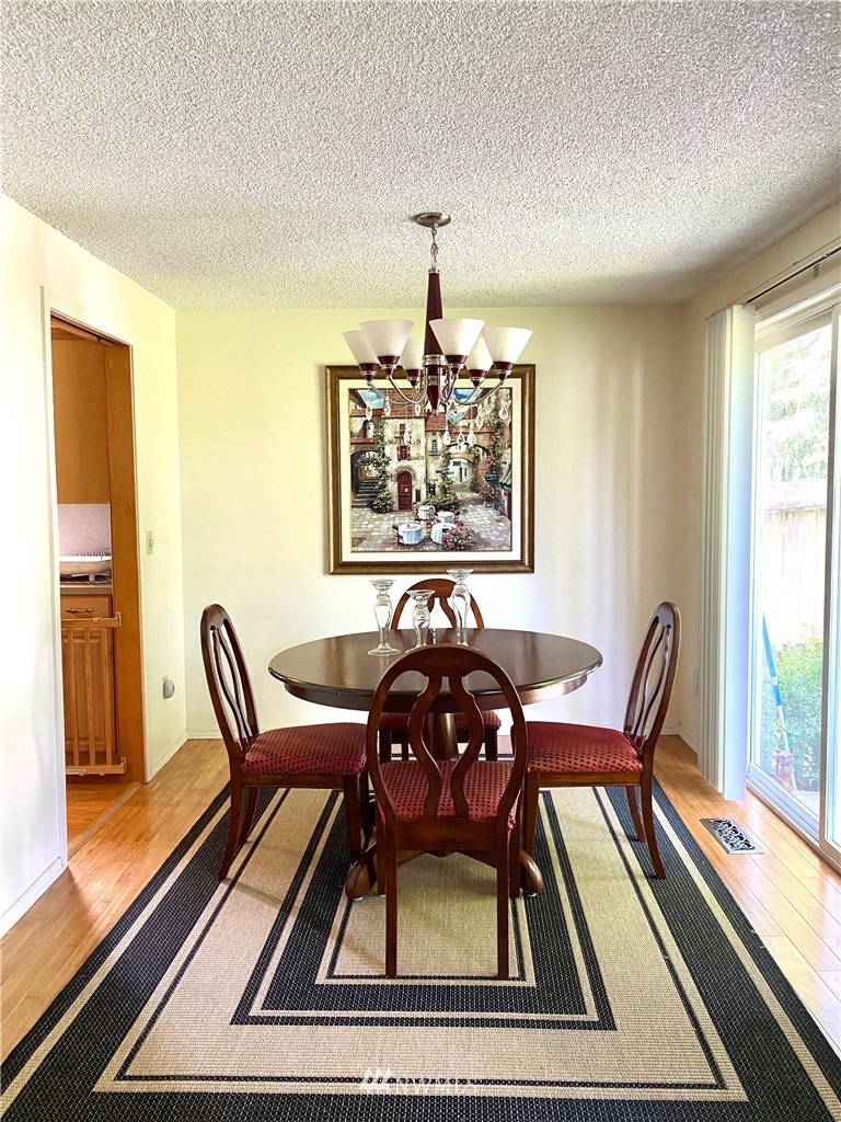 18431 129th Place Southeast Renton, WA 98058 - Photo 4 of 13 Gallery Image 4