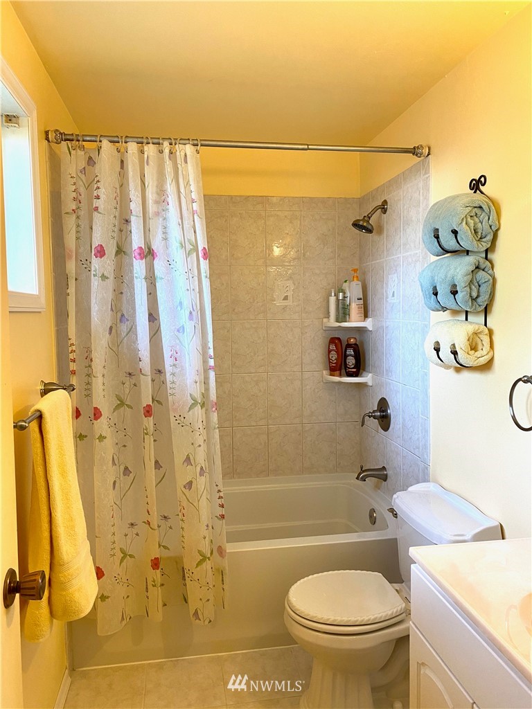 18431 129th Place Southeast Renton, WA 98058 - Photo 8 of 13 Gallery Image 8