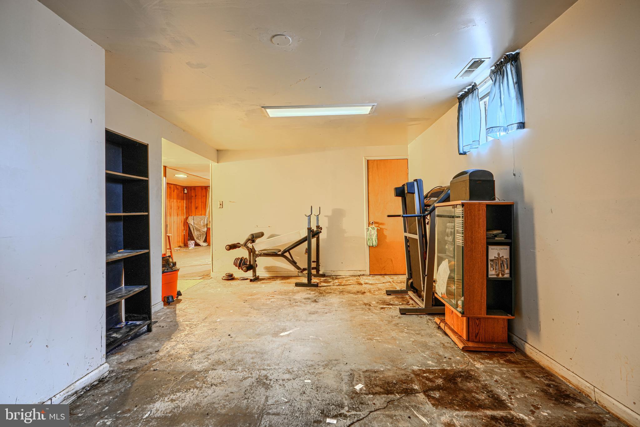 6908 Drylog Street Capitol Heights, MD 20743 - Photo 28 of 38 a view of a room with gym equipment