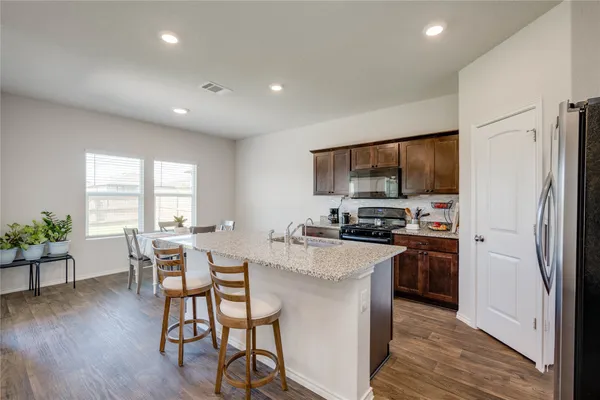 $1,800 | 216 Skipping Stone Lane, San Marcos, TX 78666