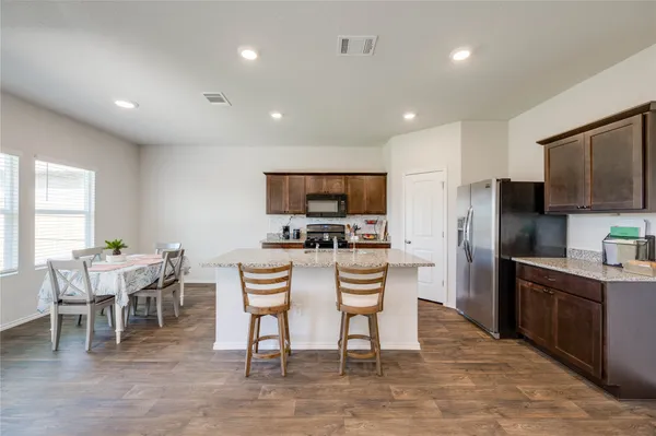 $1,800 | 216 Skipping Stone Lane, San Marcos, TX 78666