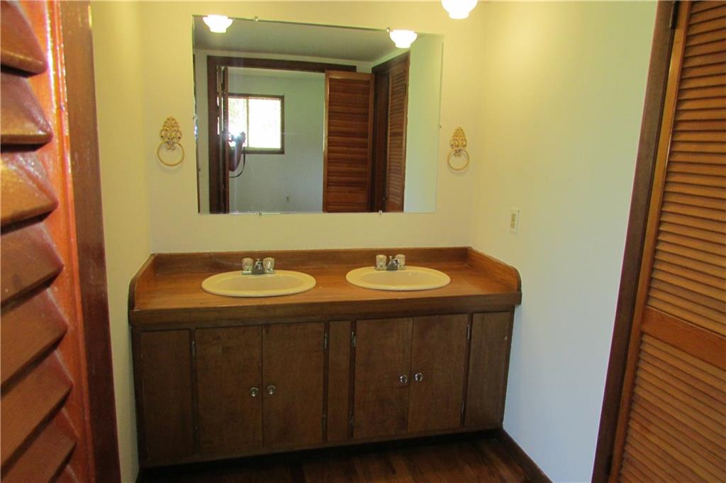405 West Thompson Road Indianapolis, IN 46217 - Photo 8 of 24 Gallery Image 8