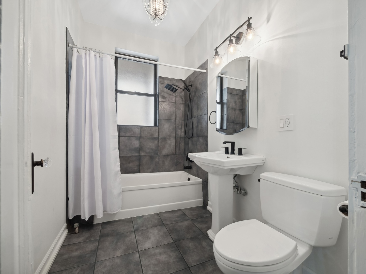 720 West Sheridan Road, Unit 1S Chicago, IL 60613 - Photo 10 of 17