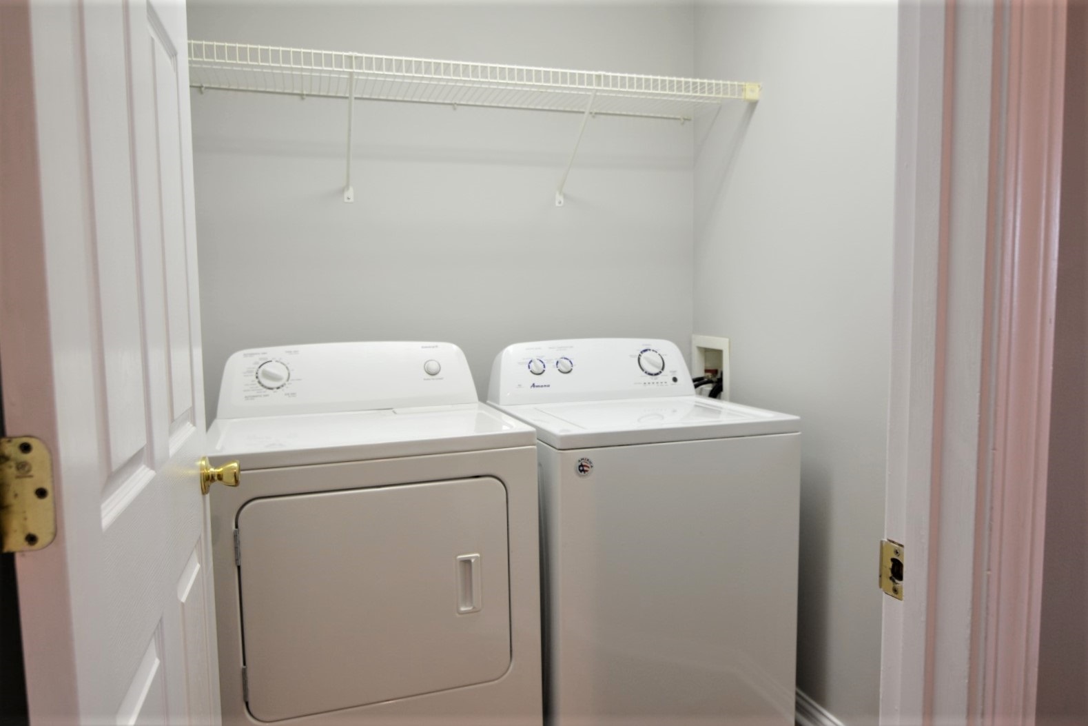 9909 Chatteris Road Evansville, IN 47725 - Photo 5 of 16 Gallery Image 5