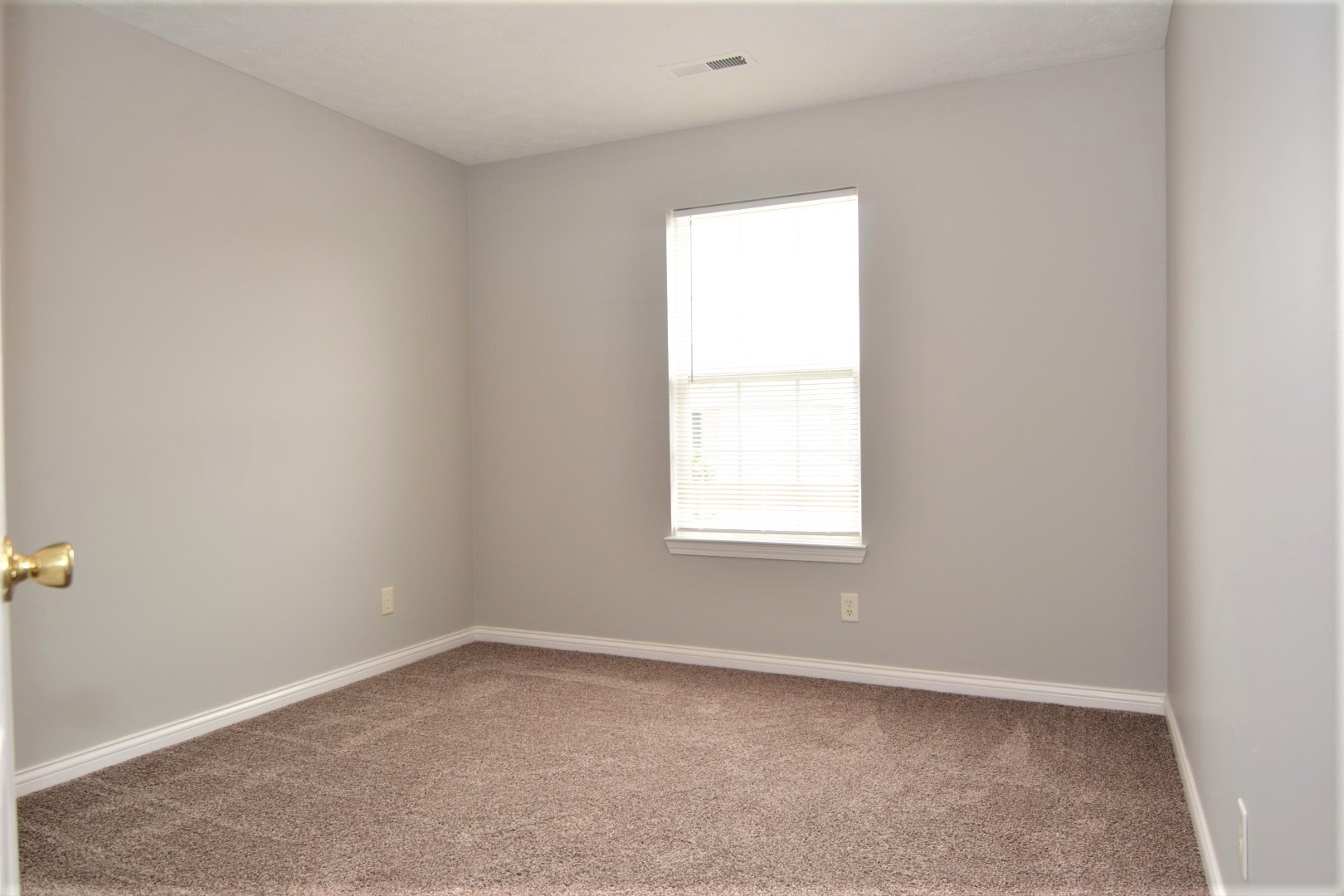 9909 Chatteris Road Evansville, IN 47725 - Photo 9 of 16 Gallery Image 9
